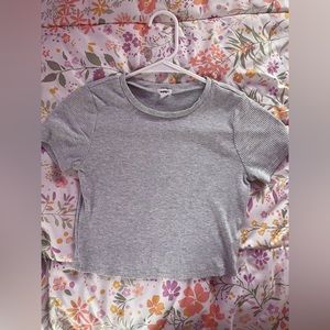 Garage gray short sleeved crop top